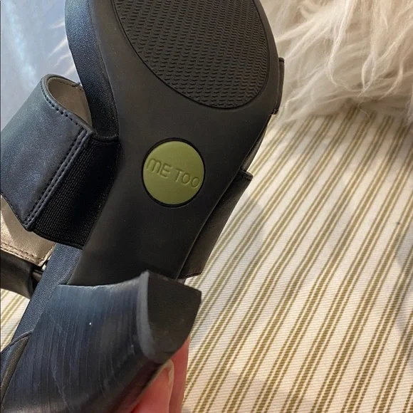 Me Too Elegant Leather Black Women's Sandals - Picture 4 of 8